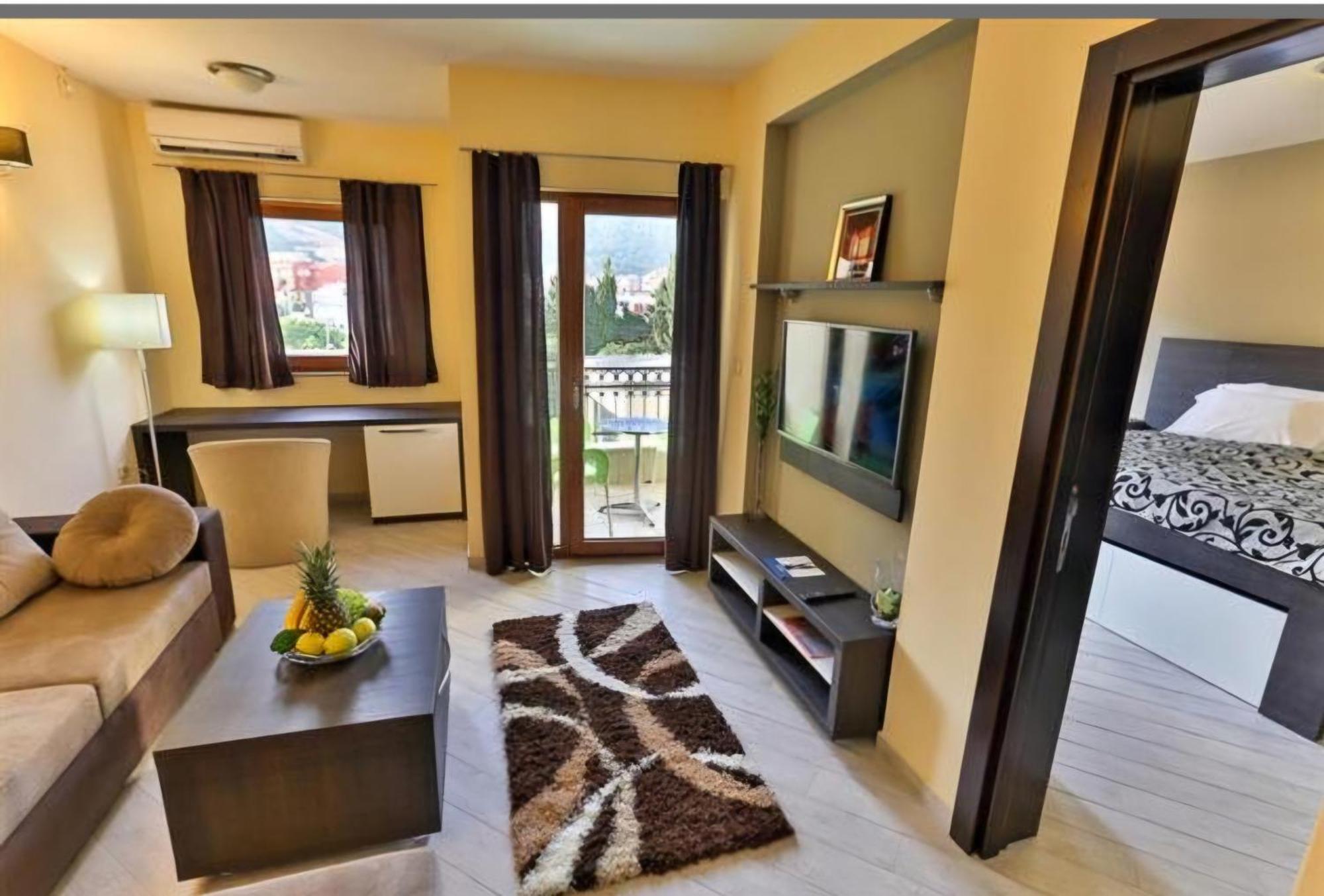 Lucic Rooms & Suites Budva Exteriör bild
