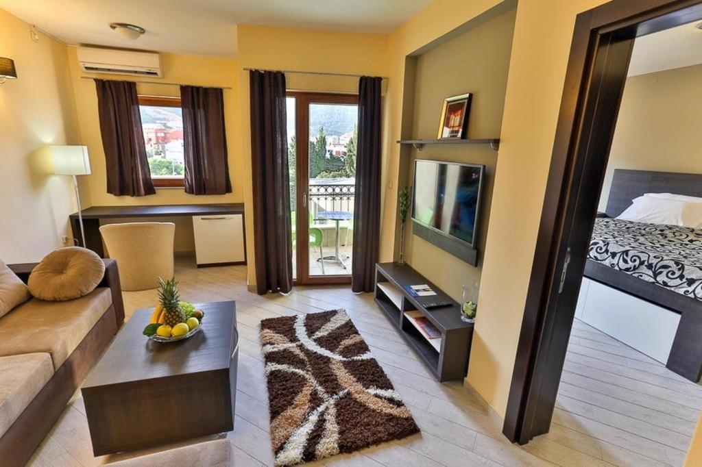 Lucic Rooms & Suites Budva Exteriör bild