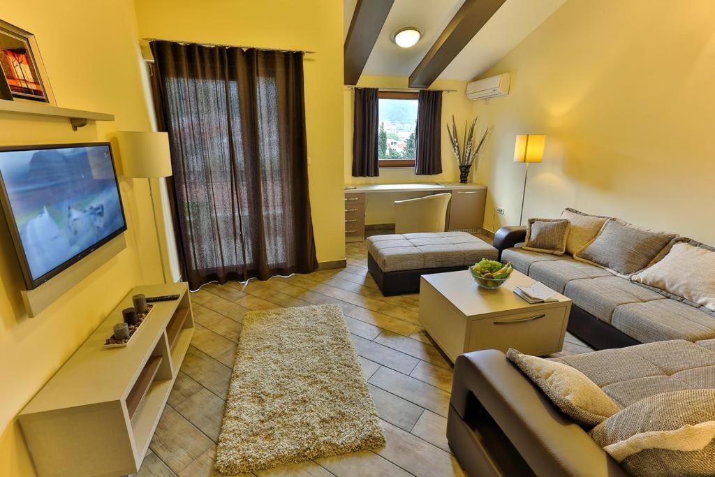 Lucic Rooms & Suites Budva Exteriör bild